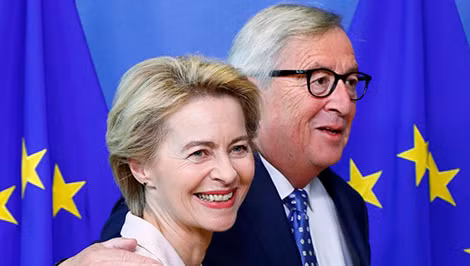Nữ Bộ trưởng Quốc Phòng Đức Ursula von der Leyen và Chủ tịch Ủy ban châu âu sắp mãn nhiệm, ông Jean-Claude Juncker. Nữ Bộ trưởng Quốc Phòng Đức Ursula von der Leyen và Chủ tịch Ủy ban châu âu sắp mãn nhiệm, ông Jean-Claude Juncker.