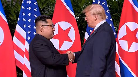 Tổng thống Mỹ Donald Trump và nhà lãnh đạo CHDCND Triều Tiên Kim Jong-un.