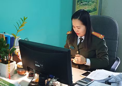Trung tá Nguyễn Thị Thu Thủy, Điều tra viên nữ duy nhất trong chuyên án. Ảnh: Đ.T.H.