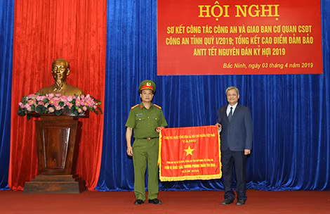 Công an thị xã Từ Sơn là đơn vị duy nhất của Công an tỉnh Bắc Ninh vinh dự nhận Cờ thi đua của Chính phủ.