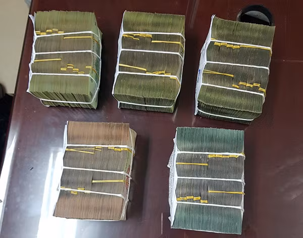 Tang vật vụ đánh bạc. Tang vật vụ đánh bạc.