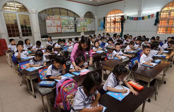 Do dân số tăng cơ học, ghi nhận năm học 2018-2019 tại Trường Tiểu học Lê Văn Thọ, quận 12, có lớp, sĩ số HS lên 60 em/lớp.