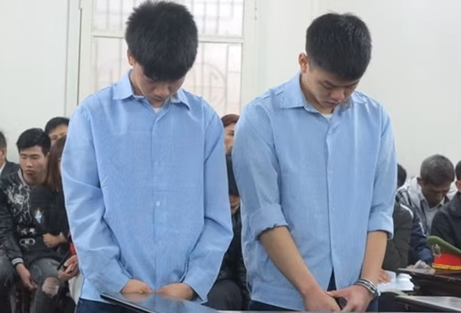 Hai bị cáo Linh và Thế Anh.