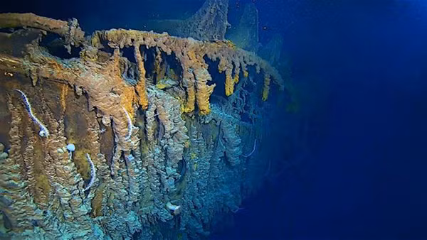 Hình ảnh mới nhất về xác con tàu Titanic nổi tiếng dưới đáy đại dương.