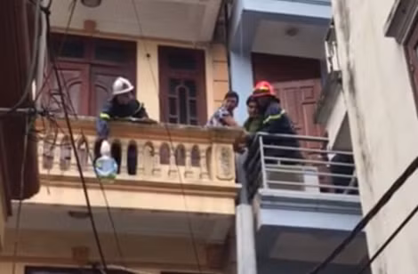 Người phụ nữ dọa tự thiêu đã bị khống chế.