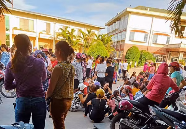 Hàng nghìn công nhân đã ngừng làm việc khi chủ doanh nghiệp biến mất.