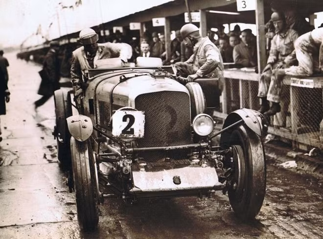 Bentley EXP2 là một "chiến mã" trong làng đua xe thế giới.<