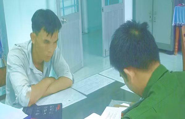 Đối tượng Văn Đức Thọ tại cơ quan Công an. Đối tượng Văn Đức Thọ tại cơ quan Công an.
