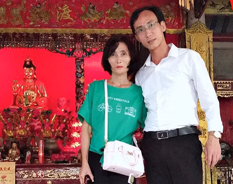 Chị Điều và em trai Mai Tiến Dũng - người đã tìm chị về.