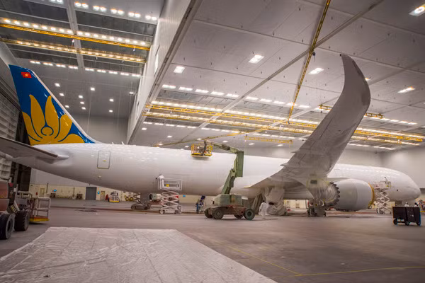 Hình ảnh đầu tiên của chiếc Boeing 787-10 của Vietnam Airlines tại nhà máy của Boeing.