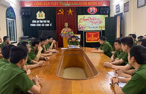 Phòng Cảnh sát kinh tế Công an tỉnh Phú Thọ họp triển khai kế hoạch phá án. Phòng Cảnh sát kinh tế Công an tỉnh Phú Thọ họp triển khai kế hoạch phá án.