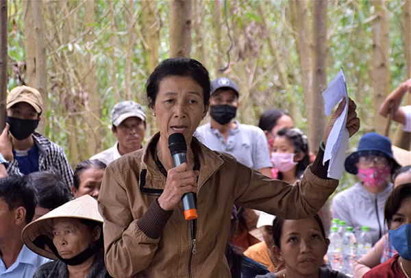Người dân bức xúc về việc bãi rác Tam Xuân 2 gây ô nhiễm.