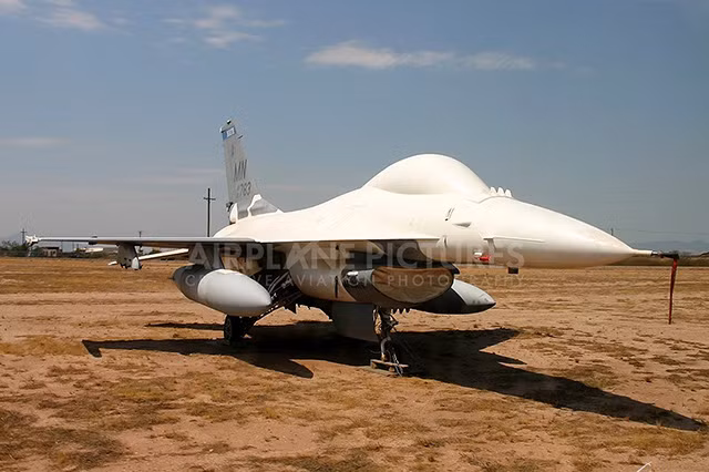 Thậm chí mới đây, khi Hoa Kỳ ra tay ngăn cản thương vụ bán lại tiêm kích F-16 cũ của Israel cho Croatia được cho là nhằm bắt quốc gia Đông Âu phải tìm đến mua những chiếc máy bay đang được lưu trữ tại đây.