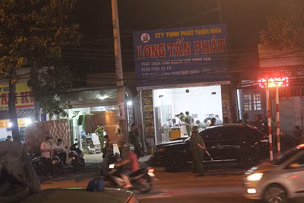 Khám xét nhà Lương.