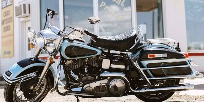 Chiếc Harley Davidson FLH 1200 Electra Glide năm 1976 của Elvis.