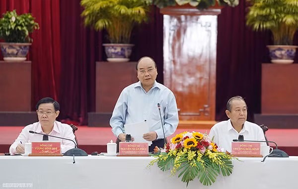 Thủ tướng Nguyễn Xuân Phúc chủ trì cuộc làm việc của Tiểu ban Kinh tế-Xã hội Đại hội Đảng XIII với các địa phương vùng ĐBSCL và TP HCM.