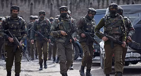Lực lượng an ninh Ấn Độ truy quét các phần tử khủng bố ở Kashmir. Ảnh: Sputnik International.