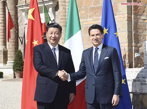 Chủ tịch Trung Quốc Tập Cận Bình và Thủ tướng Italy Giuseppe Conte sau khi ký bản Ghi nhớ về việc Italy tham gia sáng kiến “Vành đai và Con đường”.