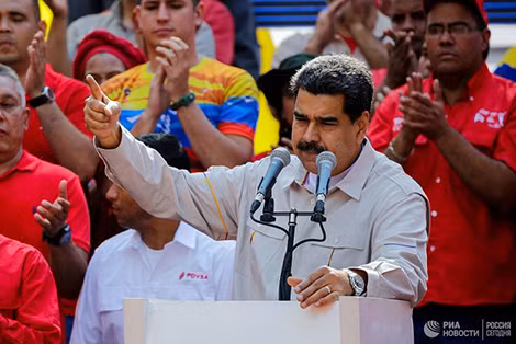 Tổng thống Maduro tại cuộc mít tinh ngày 1-5. Tổng thống Maduro tại cuộc mít tinh ngày 1-5.