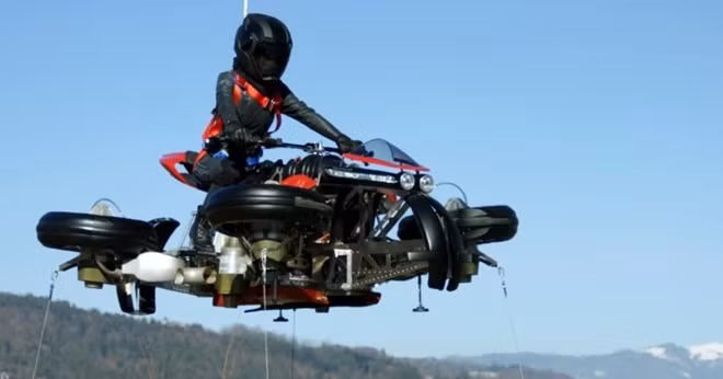 Siêu mô tô bay LMV 496 La Moto Volante được Lazareth phát triển từ chiếc LM 847.