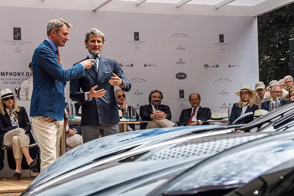 Chiếc Bugatti La Voiture Noire ra mắt tại sự kiện Concorso d'Eleganza.