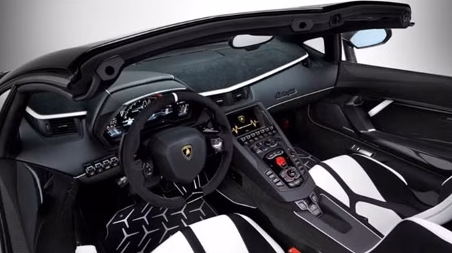 Nội thất Lamborghini Aventador SVJ.