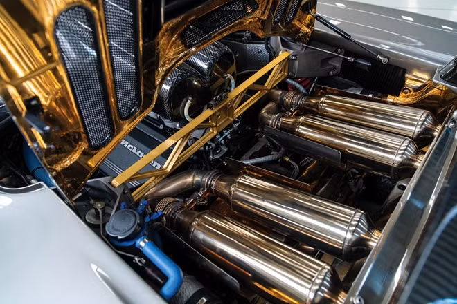 Chiếc McLaren F1 này là 1 trong 2 chiếc có động cơ LM-spec trên toàn thế giới.