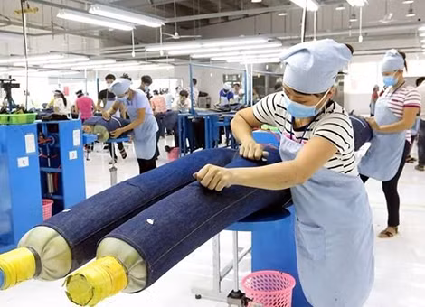 Các doanh nghiệp của Việt Nam đang chủ động để hội nhập khi CPTPP chính thức có hiệu lực. Ảnh: Vietnam Investment Review.