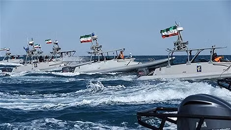 Các tàu cao tốc của Iran tham gia diễn tập tấn công tàu chiến tại khu vực eo biển Hormuz. Ảnh: Ynetnews. Các tàu cao tốc của Iran tham gia diễn tập tấn công tàu chiến tại khu vực eo biển Hormuz. Ảnh: Ynetnews.