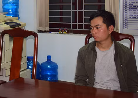 Cơ quan Công an lấy lời khai đối tượng Quàng Văn Tiến.
