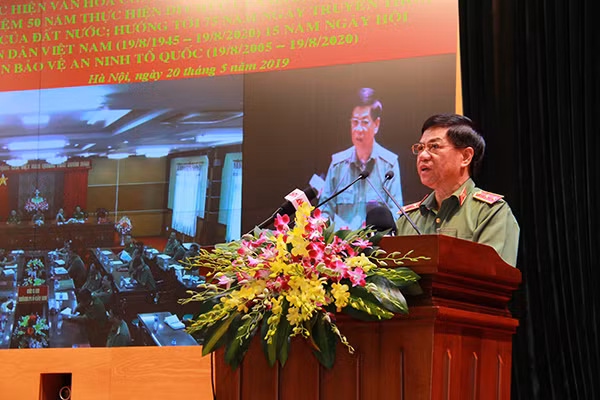 Trung tướng Đoàn Duy Khương, Giám đốc Công an TP Hà Nội... Trung tướng Đoàn Duy Khương, Giám đốc Công an TP Hà Nội...