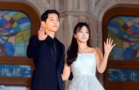 Joong Ki đã đệ đơn ly hôn Song Hye Kyo lên Tòa án gia đình Seoul sau 1 năm 8 tháng họ về chung một nhà.