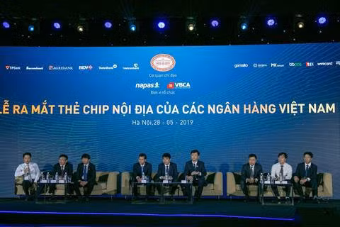 Ông Nguyễn Hưng – TGĐ TPBank tham gia tọa đàm tại sự kiện.