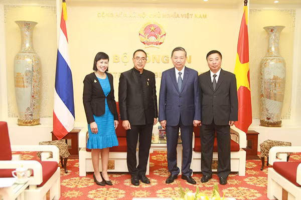 Bộ trưởng Tô Lâm, Đại sứ Tanee Sangrat và các đại biểu.