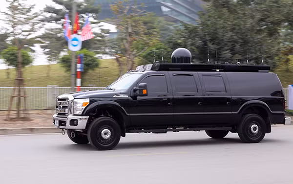 Chiếc xe có tên mã là Roadrunner.