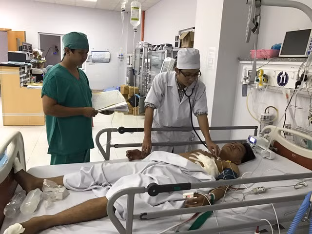 Bệnh nhân V. đang được theo dõi tích cực tại Bệnh viện Đa khoa TP Cần Thơ