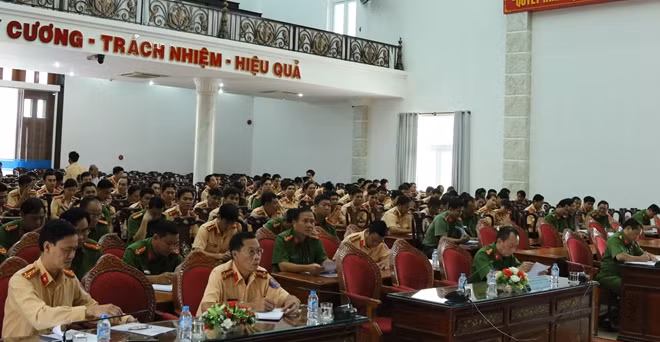 Các đại biểu tham dự hội nghị.