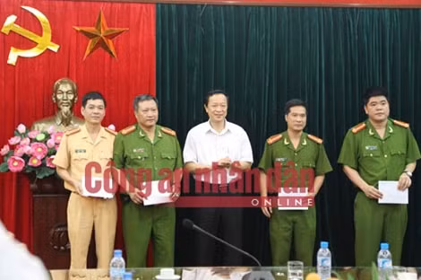 Công an Lạng Sơn được thưởng nóng.