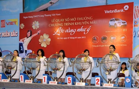 Lễ quay số mở thưởng chương trình khuyến mại “Lộc vàng như ý”.