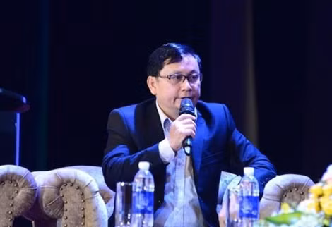 Ông Nguyễn Sơn - Vụ trưởng Vụ phát triển thị trường - Uỷ ban chứng khoán Nhà nước cho biết Uỷ ban đang tạo mọi điều kiện để tạo ra một kênh thông thoáng cho doanh nghiệp tiếp cận, huy động vốn với các nhà đầu tư ngoại, giúp doanh nghiệp phát hành vốn ở tỷ lệ cao hơn.
