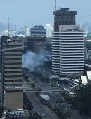 Hiện trường 1 trong 6 vụ đánh bom tại Jakarta ngày 14-1.