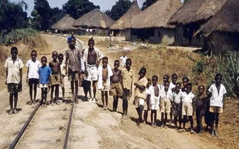 Hơn 100 người bị cách ly sau khi một trường hợp mới bị nhiễm Ebola xuất hiện tại Sierra Leone.