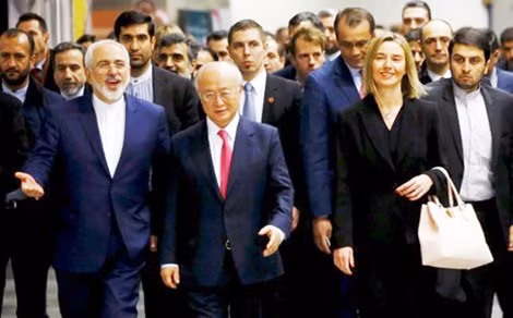 Ngoại trưởng Iran Mohammad Javed Zarif, Giám đốc IAEA Yukiya Amano và Cao ủy EU phụ trách đối ngoại và an ninh Federica Mogherini tại tòa nhà LHQ. Ảnh: Reuters