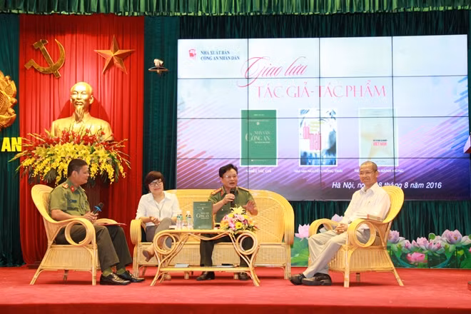 Đại tá, Nhà văn Nguyễn Hồng Thái trả lời các câu hỏi của bạn đọc.