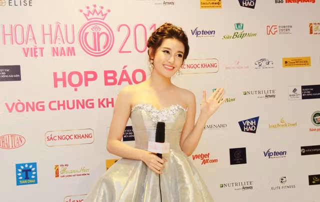 Á hậu Huyền My.