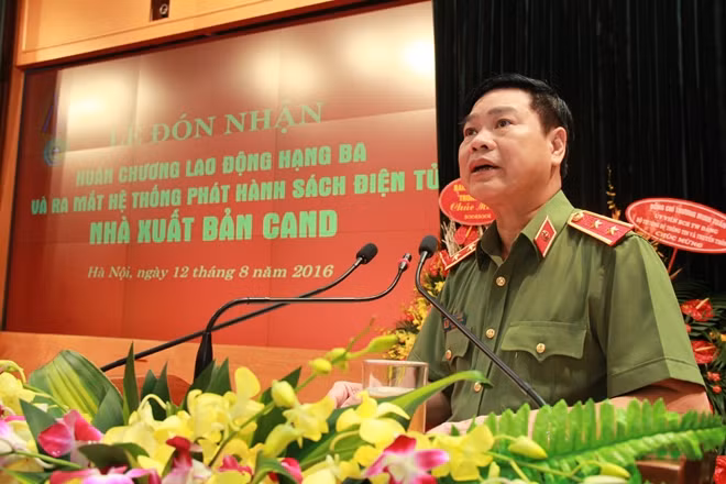 Trung tướng Nguyễn Xuân Mười, Phó Tổng cục trưởng Tổng cục Chính trị CAND phát biểu cảm ơn và tiếp thu những ý kiến chỉ đạo của Bộ trưởng Tô Lâm.