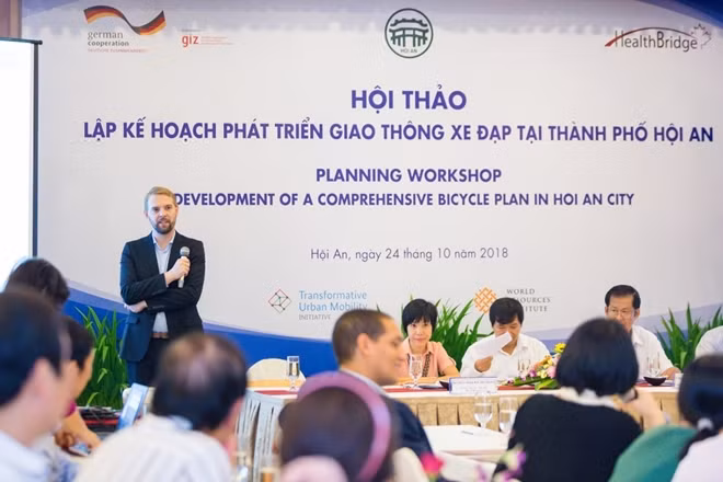 Quang cảnh cuộc hội thảo