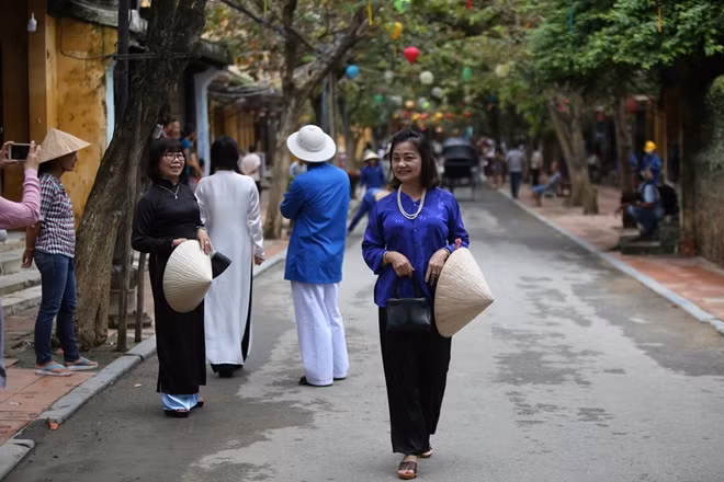 Hội An là mảnh đất hội tụ an lành, nhân tình thuần hậu, nếu đánh mất sự thuần hậu này, Hội An sẽ không còn là Hội An nữa.