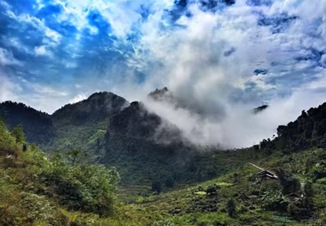 Mây bay đỉnh núi.