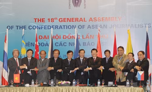 Các thành viên CAJ đoàn kết vì hòa bình và phát triển trong khu vực .